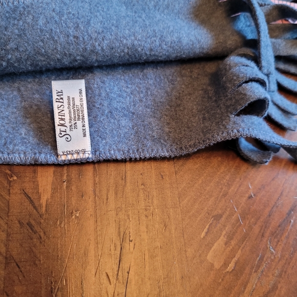 St. John's Bay Gloves & Scarf Set | Fingerless Gloves | Gloves & Scarf Set | EUC - Picture 12 of 14